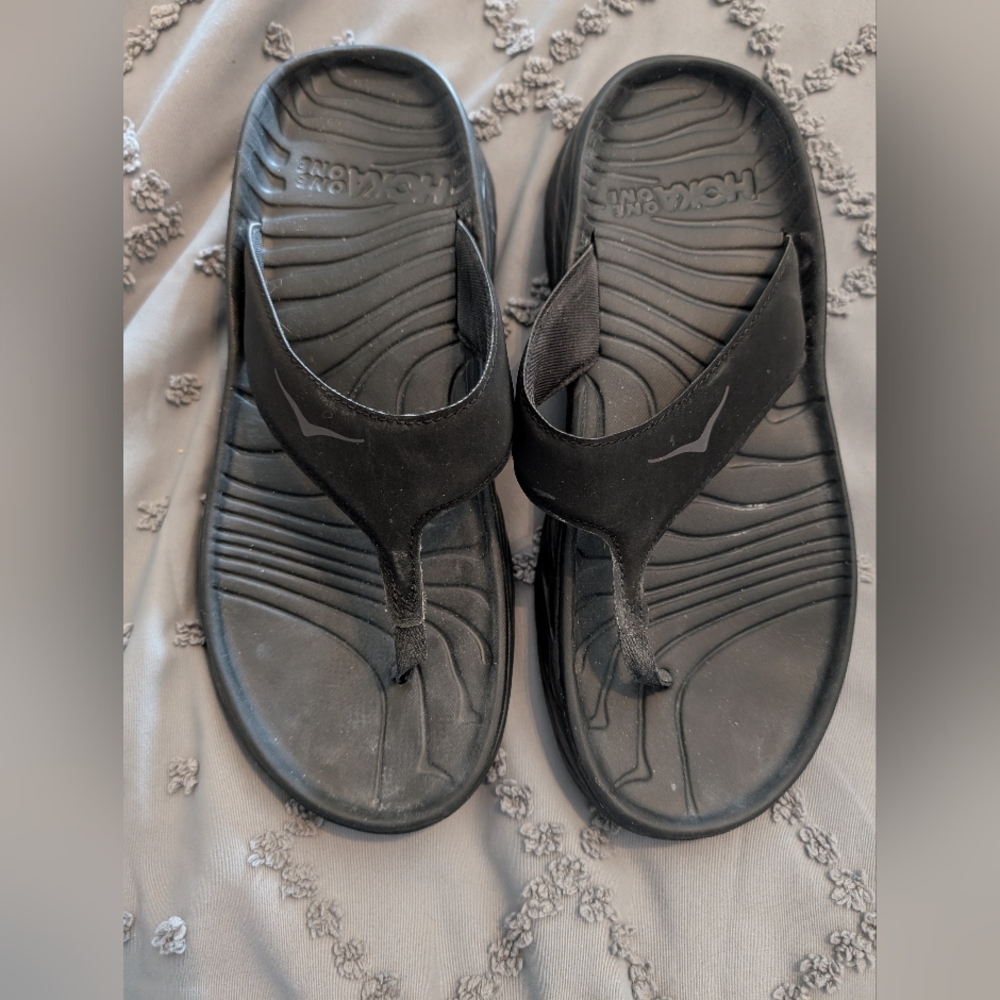 Hoka One One Black Flip Flop Sandals GUC